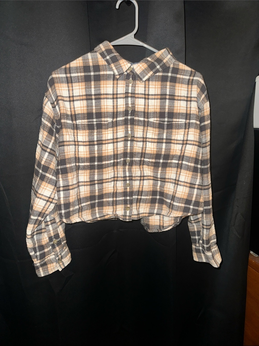 Cropped Plaid Button-Up Shirt in Cream and Black